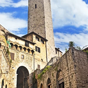 Stone Arch de Becci de Cuganesi Tower Narrow Street Via San Giovani San Gimignano