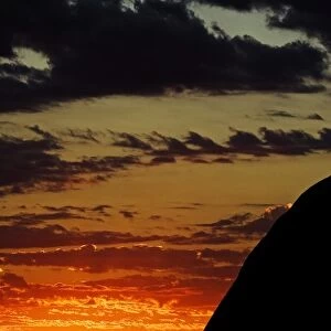 Sunrise, Uluru / Ayers Rock, Uluru - Kata Tjuta National Park, World Heritage Area