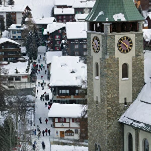 SWITZERLAND-Wallis / Valais-ZERMATT: Evening Stollers on Kirchstrasse & Parish Church