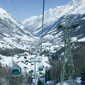 SWITZERLAND-Wallis / Valais-ZERMATT: Furi (el. 1864 meters) / Winter Cable Car to Zermatt