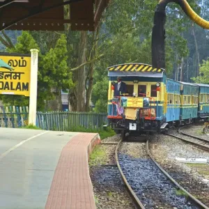L'UNESCO, l'Inde, le Tamil Nadu, les Monts Nilgiri, Train à vapeur du patrimoine, Udagamandalam. L'UNESCO, l'Inde, le Tamil Nadu, les Monts Nilgiri, Train à vapeur du patrimoine, Udagamandalam.