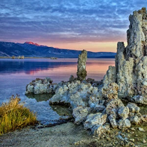 USA, California, Mono Lake. Sunrise on tufa formations
