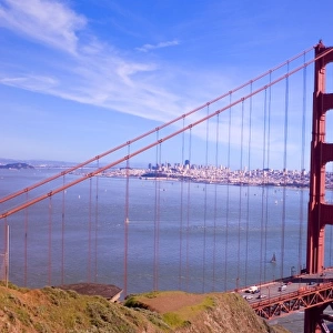 USA, California, San Francisco. Golden Gate bridge from the Marin headlands with
