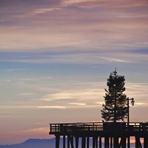 USA, California, Southern California, Santa Barbara, Stearns Wharf, dawn