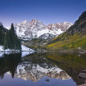 USA, Colorado, Rocky Mountains, Aspen. Dawn at the Maroon Bells