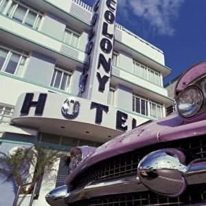 USA, Florida, Miami. 50s car on South Beach