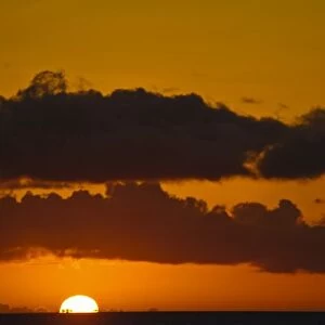 USA, Hawaii, Maui. Sunset on Wailea Beach