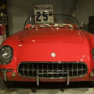 USA, Kentucky, Bowling Green: National Corvette Museum, First Corvette (b. 1953)