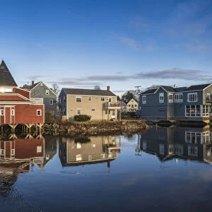 USA, Maine, Kennebunkport, village harbor