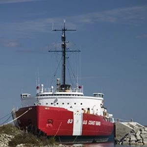 USA, Michigan, Straits of Mackinac: Mackinaw City, US Coast Guard Icebreaker