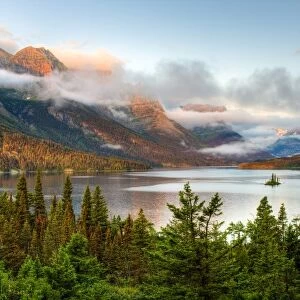 USA, Montana, Glacier National Park, Saint Mary Lake and Wild Goose Island