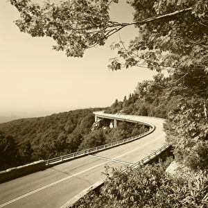 USA, North Carolina. Blue Ridge Parkway National Park. View of Linn Cove Viaduct