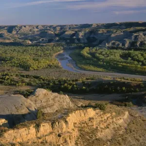 USA, North Dakota, Theodore Roosevelt National Park, Evening light on Valley of