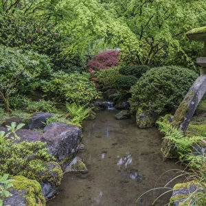 USA, OR, Portland, Porland Japanese Garden Lantern