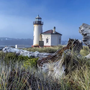 USA, Oregon. Scenic of Umpaqua River Lighthouse
