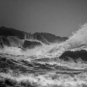 USA, Oregon. Storm waves on coast. Credit as: Jay O Brien / Jaynes Gallery / DanitaDelimont