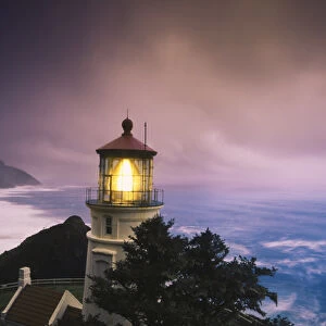 USA, Oregon, View of Heceta Head Lighthouse at dusk
