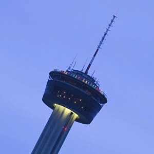 USA-TEXAS-San Antonio: Tower of the Americas / Evening