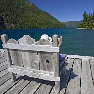 USA, Washington, Olympic National Park, Lake Crescent, relaxing time at the lake (MR)