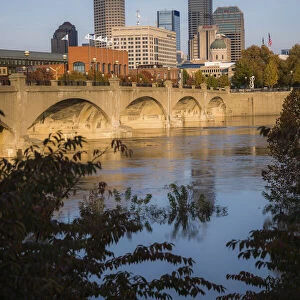 View of downtown from the west bank of White River, White River State Park, Indianapolis, Indiana, USA
