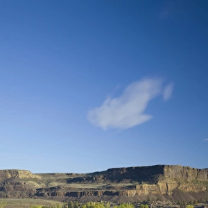WA, Grant County, Upper Grand Coulee, Steamboat Rock, a massive basalt butte