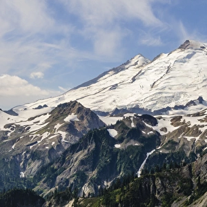Washington, Cascade Mountain. Mount Baker seen from Artist Point