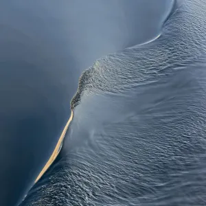 Motif d'onde dans l'océan Atlantique sud, Antarctique. Motif d'onde dans l'océan Atlantique sud, Antarctique.