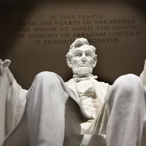 Statua di Lincoln Bianca a Tavola Ritratto Memoriale Washington DC
