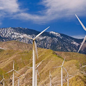 Wind turbines at San Gorgonio Pass Wind Farm under Mount Jacinto, Palm Springs, California, USA