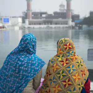 Women at Golden Temple in Amritsar, Punjab Women at Golden Temple in Amritsar, Punjab