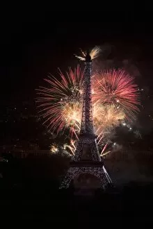 Images Dated 14th July 2005: 14th July (Batille Day) fireworks at the Eiffel Tower, Paris, France