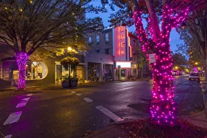 Images Dated 13th October 2021: 3rd Street in downtown McMinnville, Oregon, USA