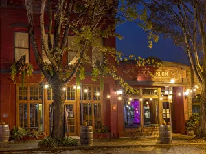 Images Dated 13th October 2021: 3rd Street in downtown McMinnville, Oregon, USA