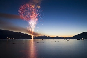 Images Dated 4th July 2007: The 4th of July Fireworks display from Whitefish City Beach in Montana