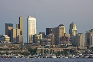 Images Dated 4th July 2007: 4th of July, Lake Union, Seattle, Washington, celebration, pleasure boats, skyline, dusk