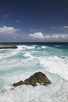 Images Dated 25th January 2006: ABC Islands - ARUBA - Arikok National Wildlife Park: Seashore at Boca Prins