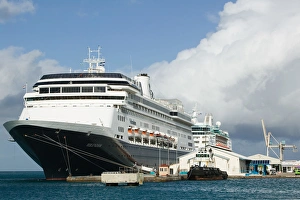 Images Dated 25th January 2006: ABC Islands - ARUBA - Oranjestad: Morning View of the Cruise Ship Terminal
