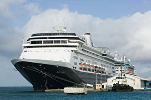 Images Dated 25th January 2006: ABC Islands - ARUBA - Oranjestad: Morning View of the Cruise Ship Terminal