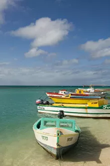 Images Dated 25th January 2006: ABC Islands - ARUBA - Oranjestad: Wilhelmina Park - Colorful Aruban Boats