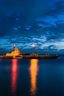 Images Dated 26th January 2006: ABC Islands - BONAIRE - Kralendijk: Evening over Town Pier