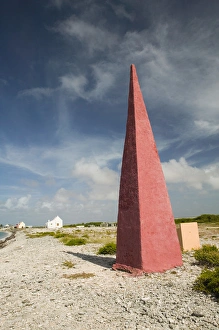 Images Dated 27th January 2006: ABC Islands - BONAIRE - Oranje Pan: Red Navigation Marker