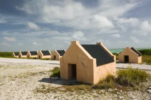 Images Dated 27th January 2006: ABC Islands - BONAIRE - Oranje Pan: The Red Slave Huts