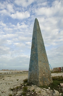 Images Dated 26th January 2006: ABC Islands - BONAIRE - Solar Salt Works: Old Blue Navigation Marker