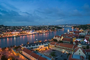 Images Dated 29th January 2006: ABC Islands - CURACAO - Willemstad: Otrobanda - Otrobanda Waterfront / Evening