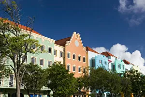 Images Dated 31st January 2006: ABC Islands - CURACAO - Willemstad: Buildings along Otrobanda Waterfront / Morning