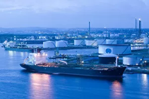 Images Dated 31st January 2006: ABC Islands - CURACAO - Willemstad: Oil Tankers at Curacao Island Oil Refinery / Evening