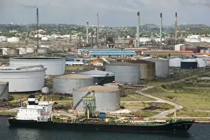 Images Dated 29th January 2006: ABC Islands - CURACAO - Willemstad: Curacao Island Oil Refinery on the Scottegat