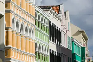Images Dated 31st January 2006: ABC Islands - CURACAO - Willemstad: Punda Downtown - Dutch Architecture on Breedestraat