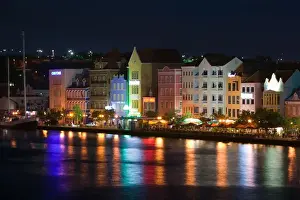 Images Dated 30th January 2006: ABC Islands - CURACAO - Willemstad: Punda - Waterfront Buildings / Evening