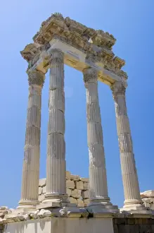 Images Dated 23rd May 2004: Acropolis of Pergamon (Pergamum / Bergama) Western Turkey
